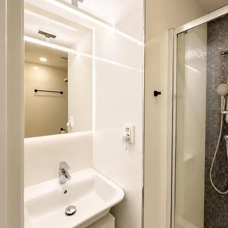 4 Station Apt, Smart Tv 28m2 Apartment
