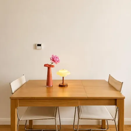 4 Station Apt, Smart Tv 28m2 Apartment Prague