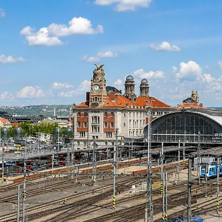 4 Station Apt, Smart Tv 28m2 Prague